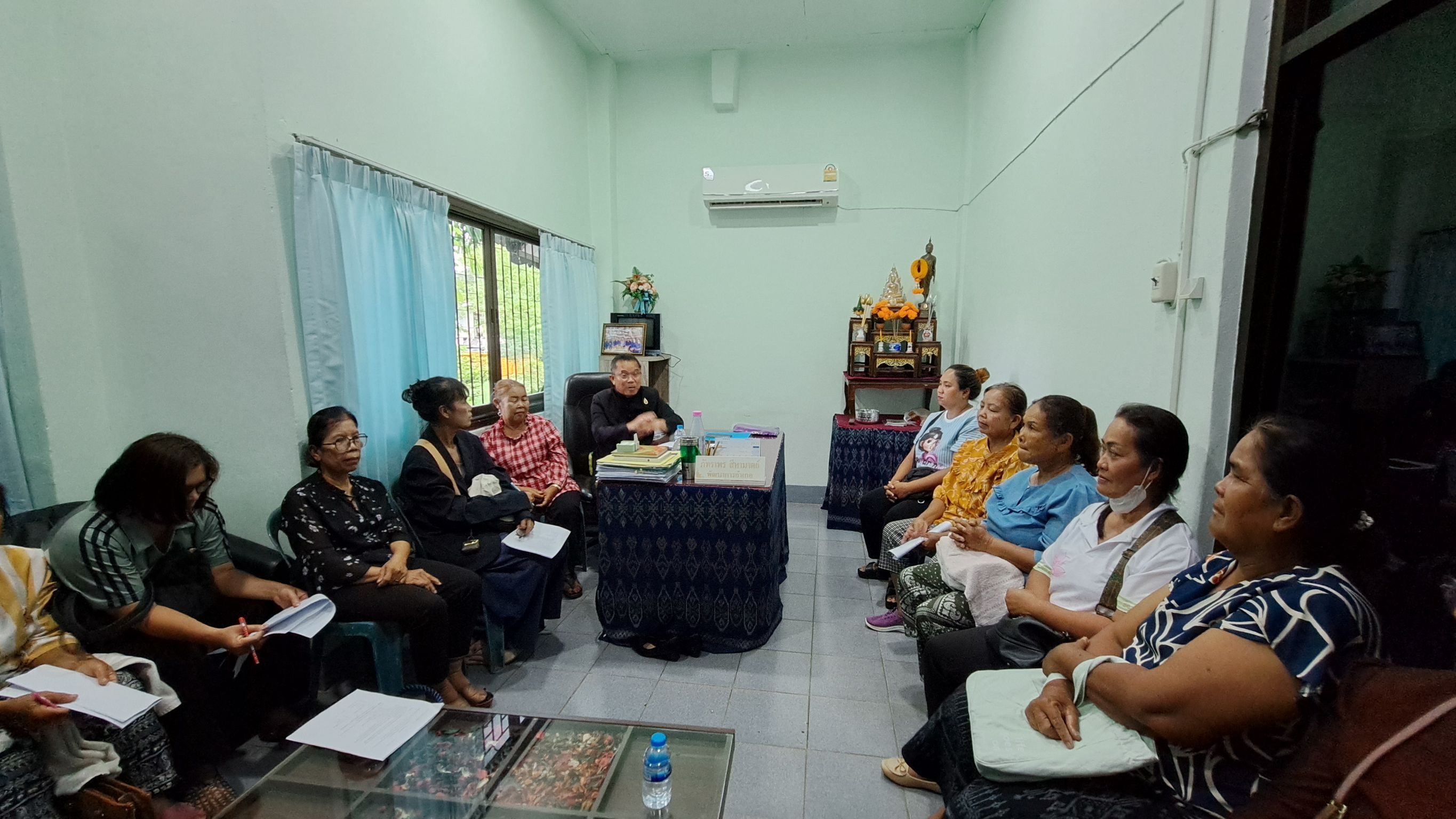  ผู้อำนวยการกลุ่มประสานและสนับสนุนการพัฒนาชุมชน  ลงพื้นที่อำเภอกุมภวาปี จัดทำ Focus Group แนวทางการพัฒนาการดำเนินงานกองทุนพัฒนาบทบาทสตรี 