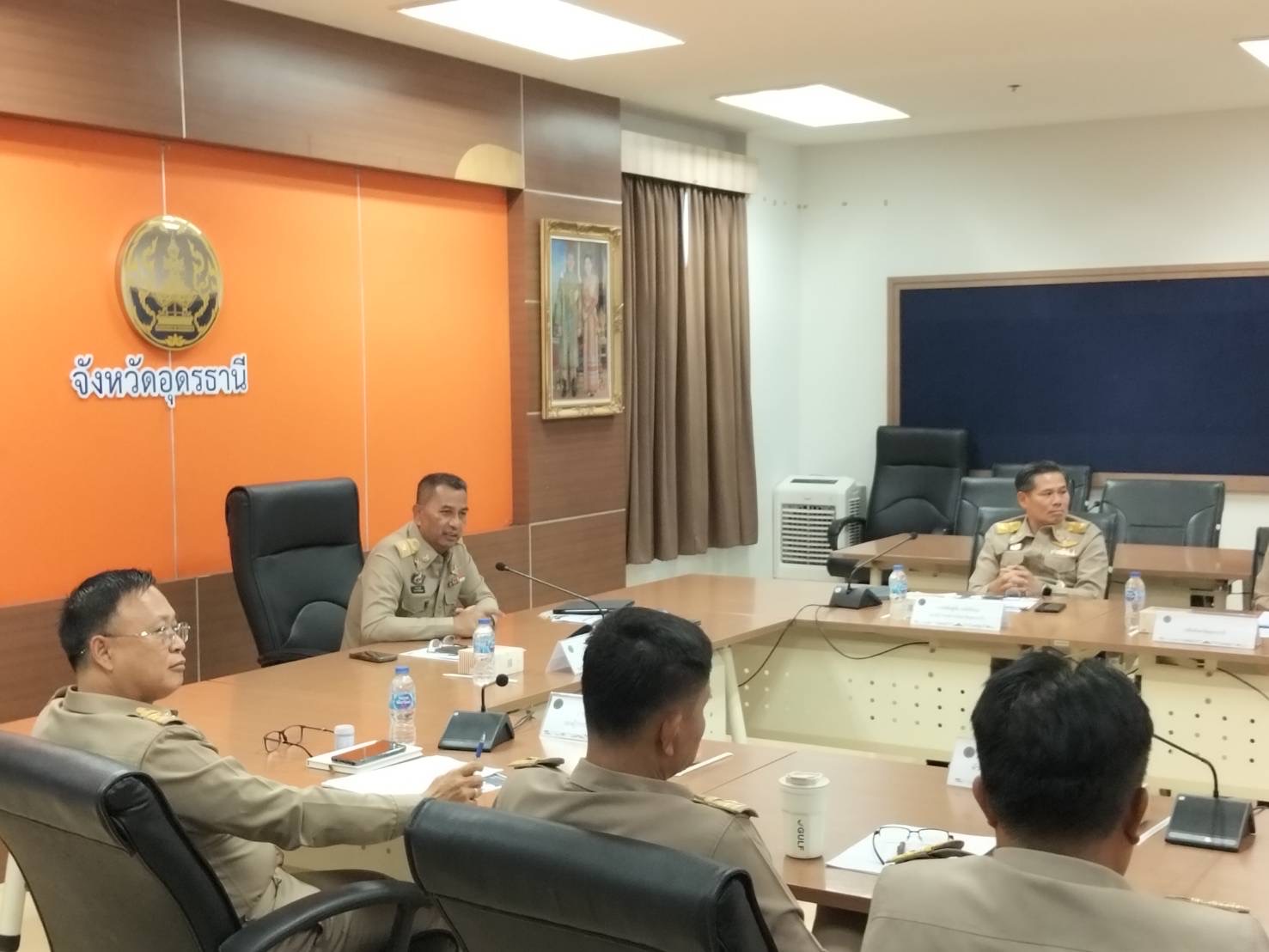 การประชุมมอบนโยบายสำคัญของกระทรวงมหาดไทย  โดยมีผู้บริหารระดับสูงของกระทรวงมหาดไทย ผู้บริหารหน่วยงานรัฐวิสาหกิจในสังกัดกระทรวงมหาดไทย เจ้าหน้าที่ที่เกี่ยวข้องร่วมประชุม