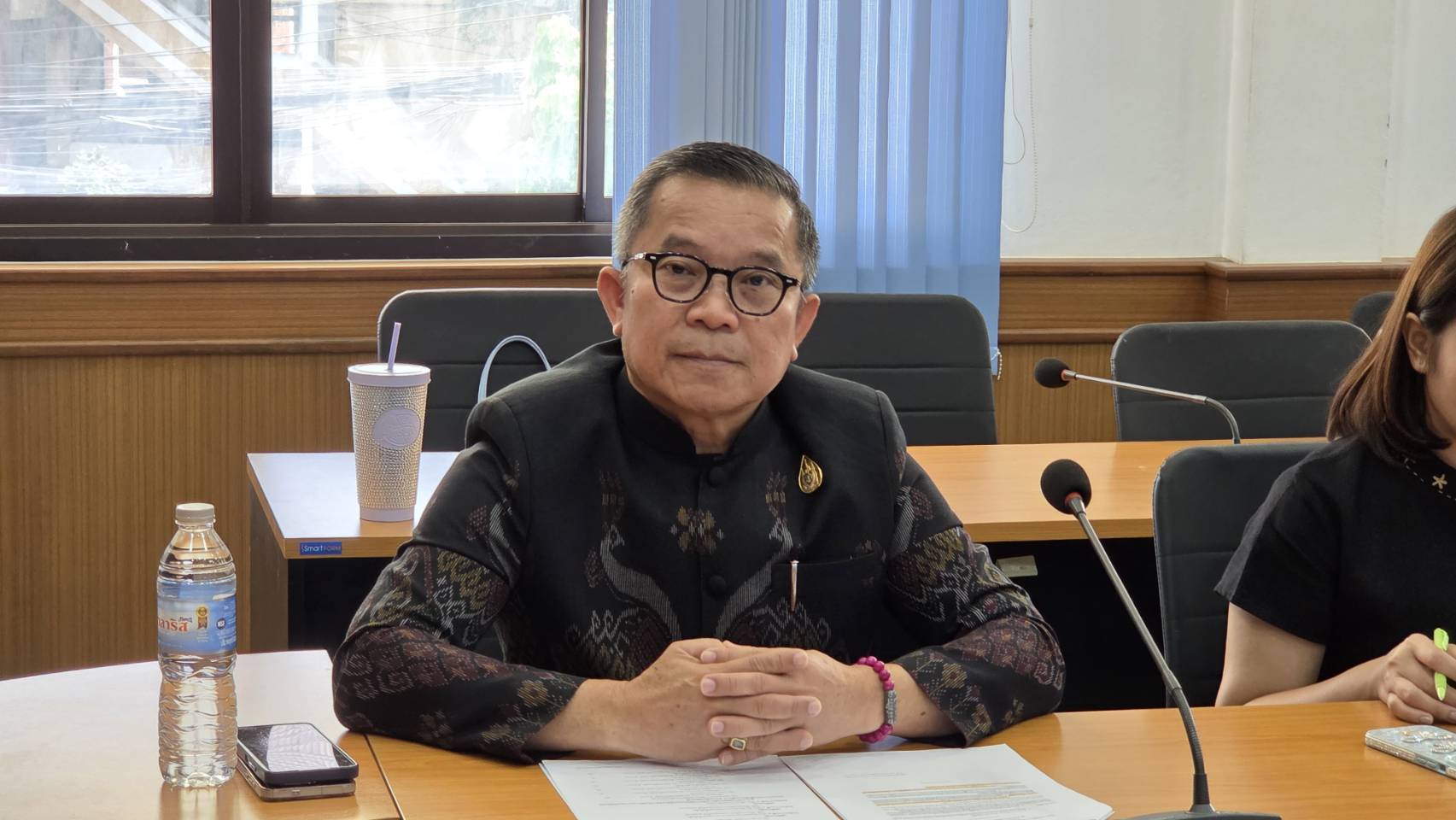 ประชุมเพื่อติดตามความก้าวหน้าการจัดทำดอกไม้จันทน์สำหรับพิธีการถวายดอกไม้จันทน์ของประชาชนในพื้นที่ส่วนภูมิภาค อำเภอเมืองอุดรธานี